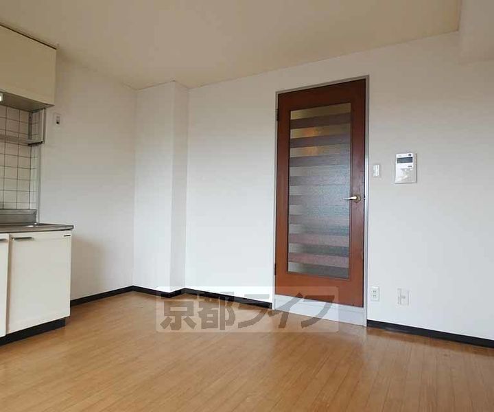 京都府京都市南区吉祥院中島町の賃貸マンションの居間