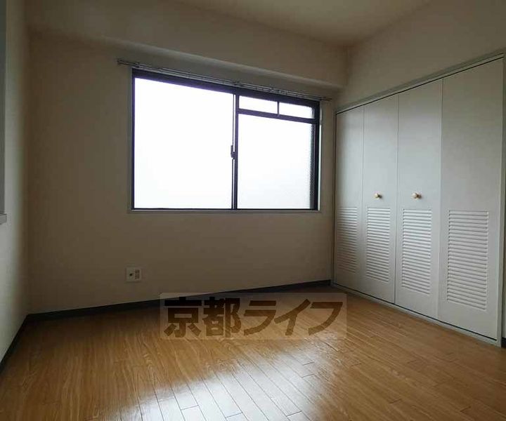 京都府京都市南区吉祥院中島町の賃貸マンションの内装