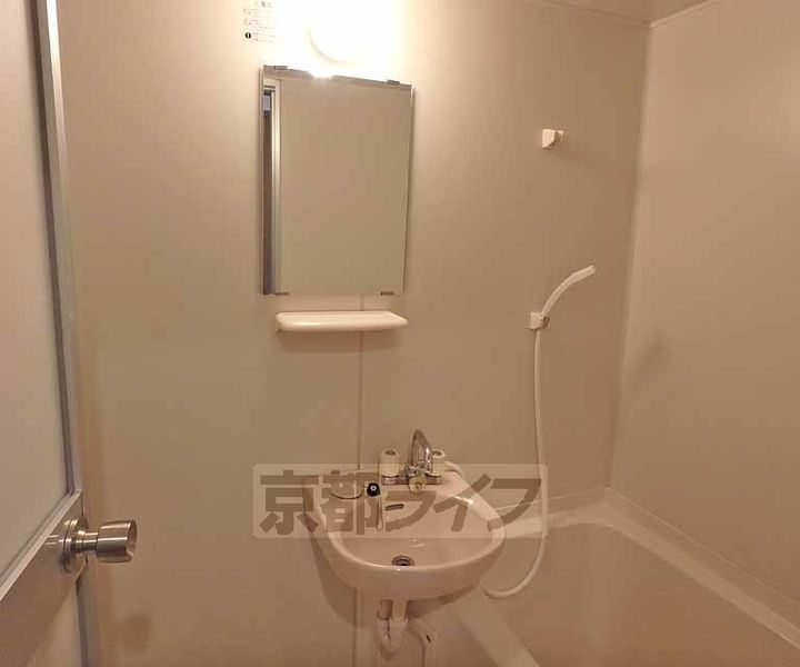 京都府京都市西京区川島東代町の賃貸マンションの内装