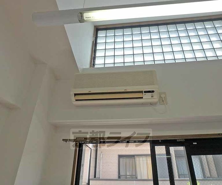 京都府京都市西京区川島東代町の賃貸マンションの内装