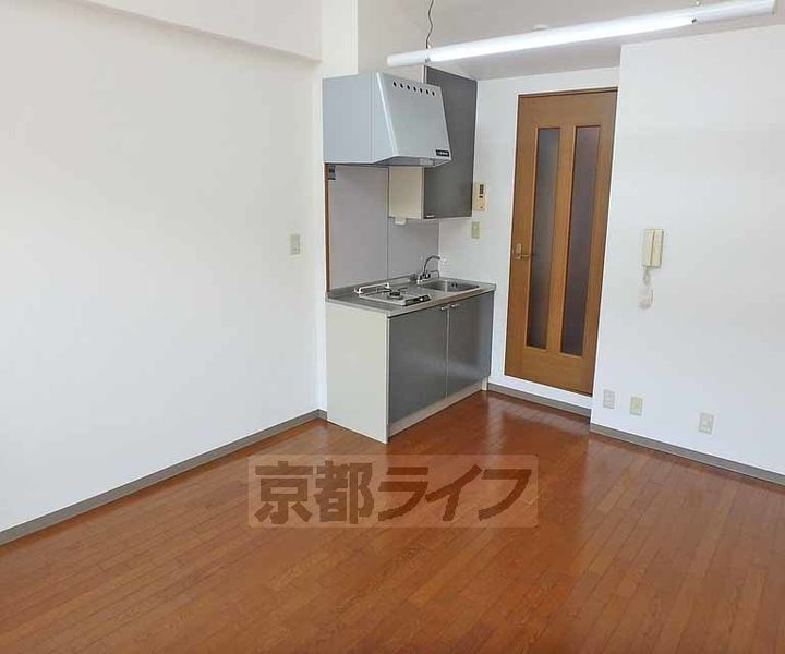 京都府京都市西京区川島東代町の賃貸マンションの居間