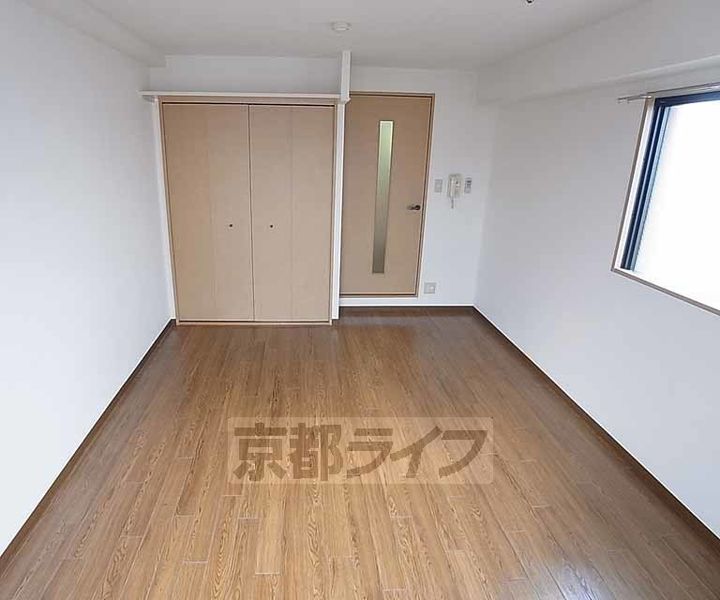 ハウスセゾン御所南0405の居間