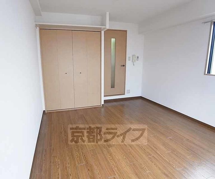 ハウスセゾン御所南0405の居間