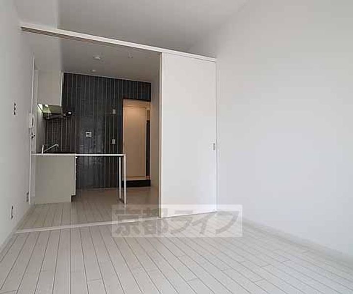 ブローニュ姉小路の居間