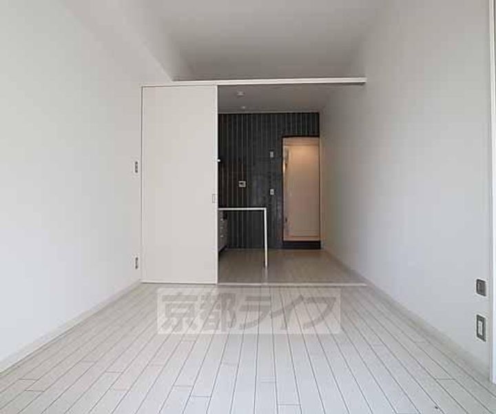 ブローニュ姉小路の居間