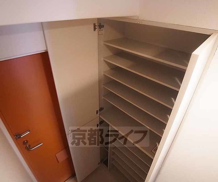 京都府京都市中京区宮木町の賃貸マンションの玄関