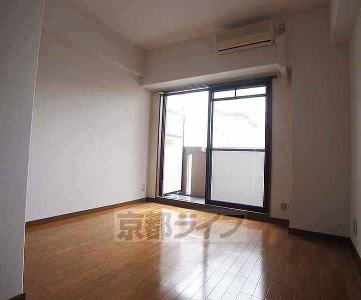 プレサンス京都烏丸御池Ⅱの居間