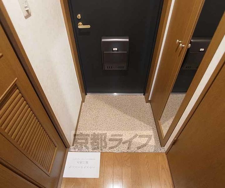 プレサンス京都烏丸御池Ⅱの玄関