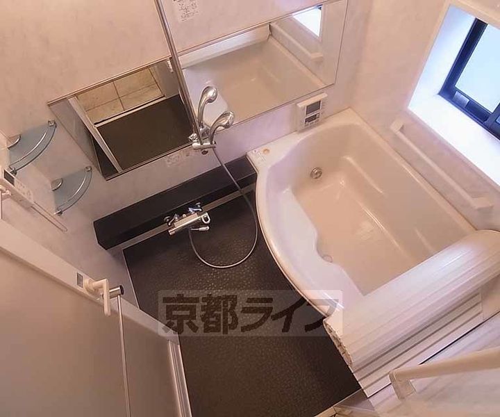 京都府京都市中京区二条殿町の賃貸マンションの風呂