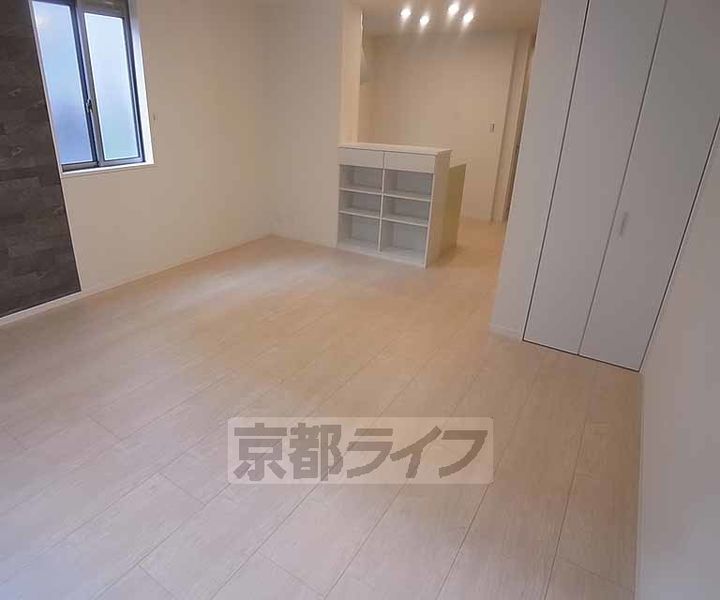京都府京都市中京区油屋町の賃貸アパートの居間
