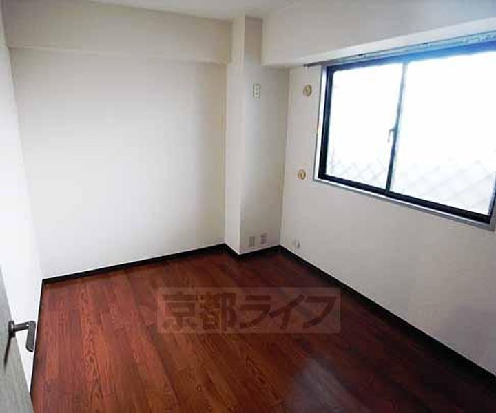 グランドゥ−ル太秦404の居間