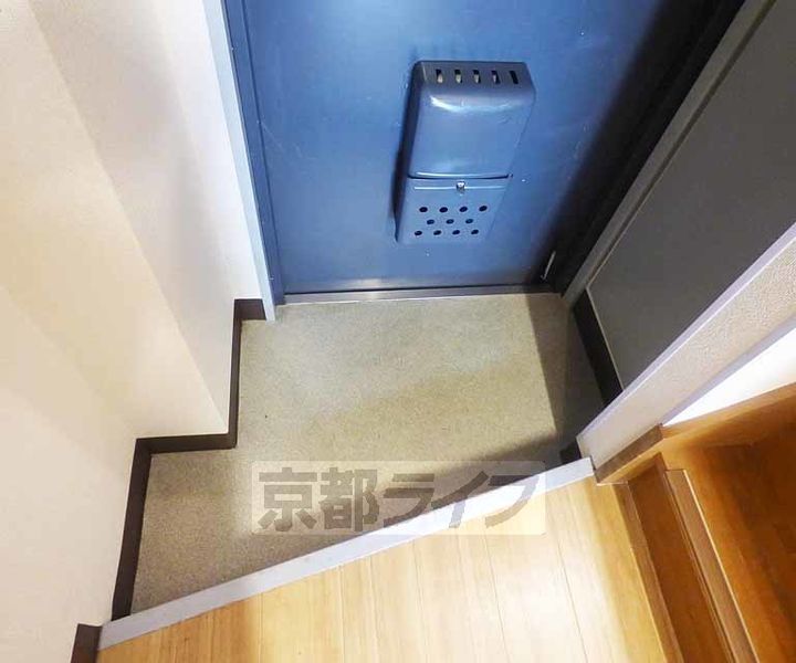 ハウスオブローゼⅡの玄関