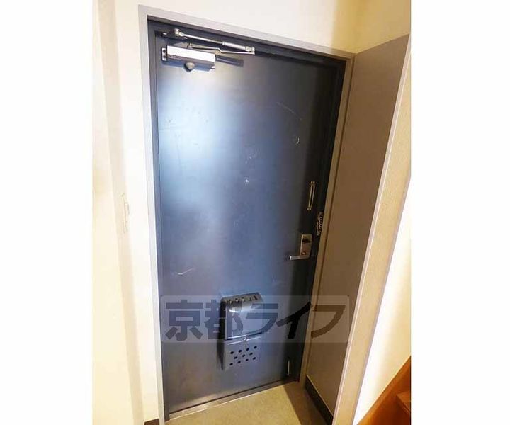 ハウスオブローゼⅡの玄関