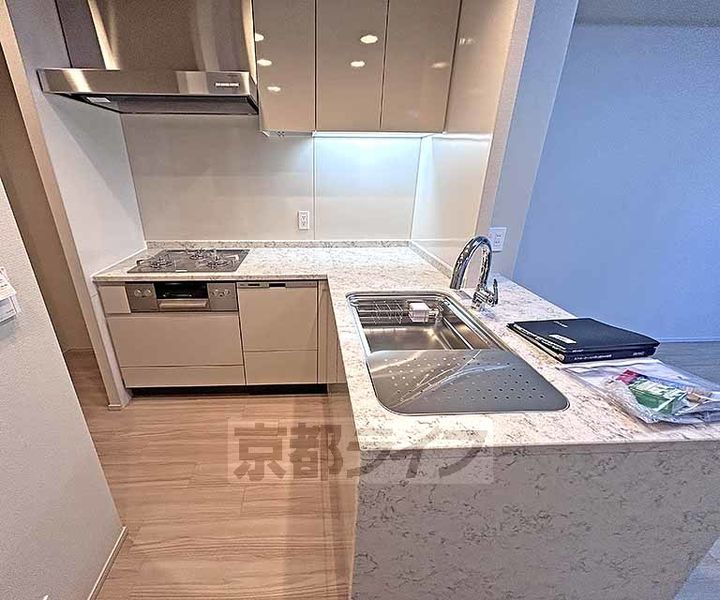 ブランズ御池西洞院305のキッチン