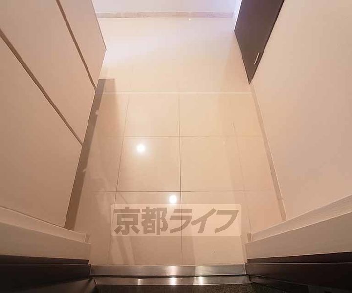 ブランズ京都烏丸御池601の玄関