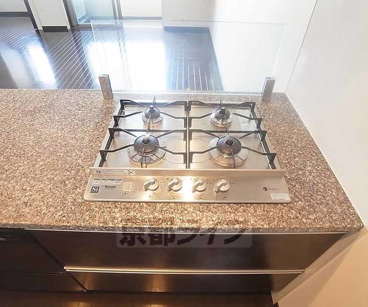 ブランズ京都烏丸御池601のキッチン