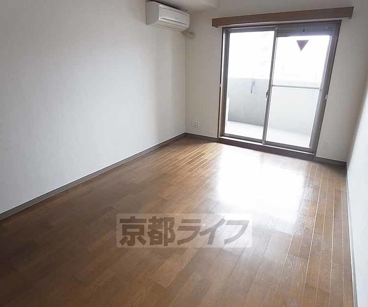 京都府京都市中京区町頭町の賃貸マンションの居間