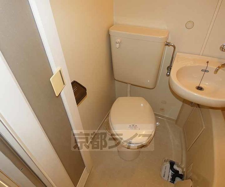 京都府京都市伏見区城通町の賃貸マンションの内装