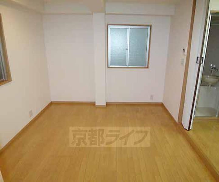 京都府京都市中京区鏡屋町の賃貸マンションの居間