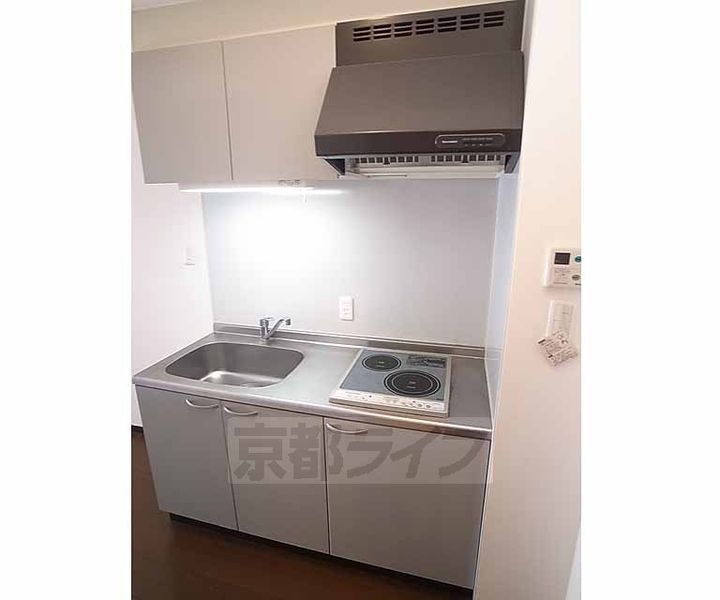 京都府京都市中京区壺屋町の賃貸マンションのキッチン