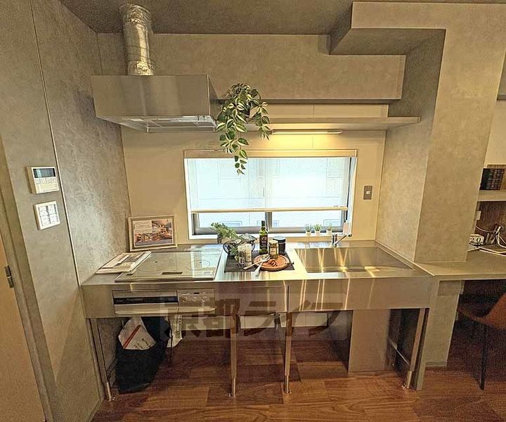 京都府京都市中京区山伏山町の賃貸マンションのキッチン