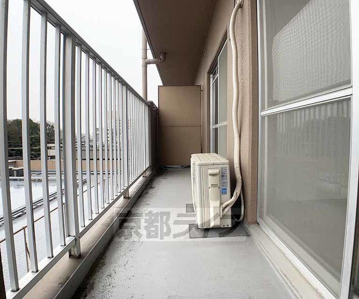 京都府京都市中京区西ノ京東中合町の賃貸マンションの内装