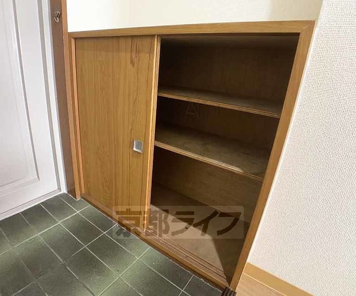 京都府京都市中京区西ノ京東中合町の賃貸マンションの内装