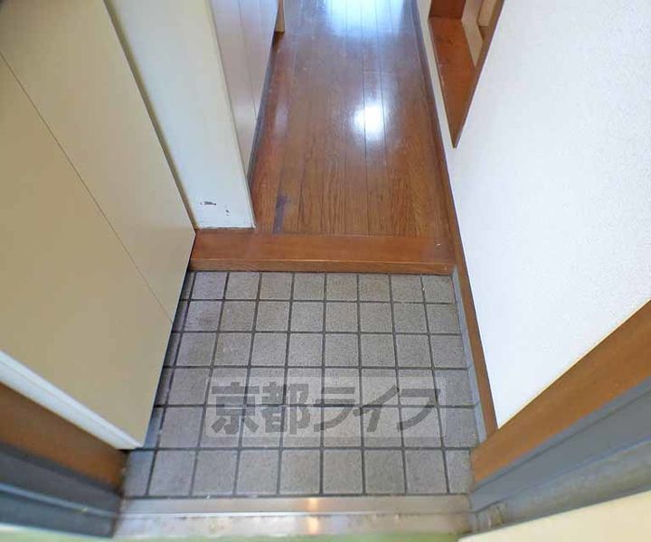 大徳寺温泉マンション203の玄関