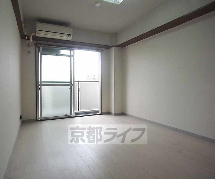 新町ロイヤルハイツ410の居間