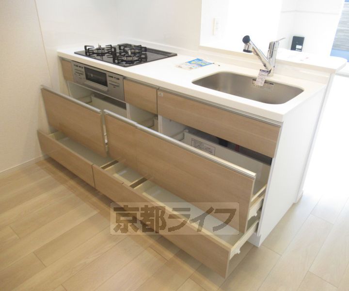 京都府八幡市下奈良出垣内の賃貸アパートの内装