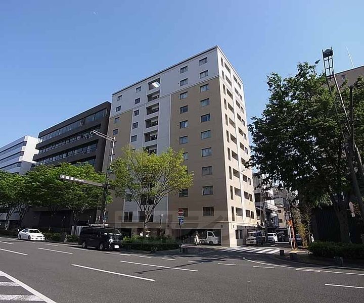 イーグルコート烏丸御池の外観