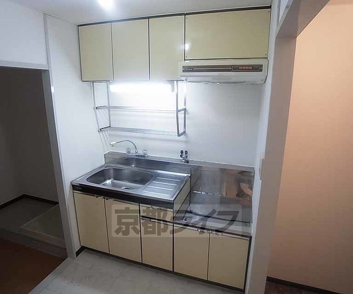京都府京都市中京区下妙覚寺町の賃貸マンションのキッチン