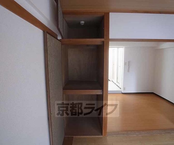 京都府京都市中京区下妙覚寺町の賃貸マンションの内装