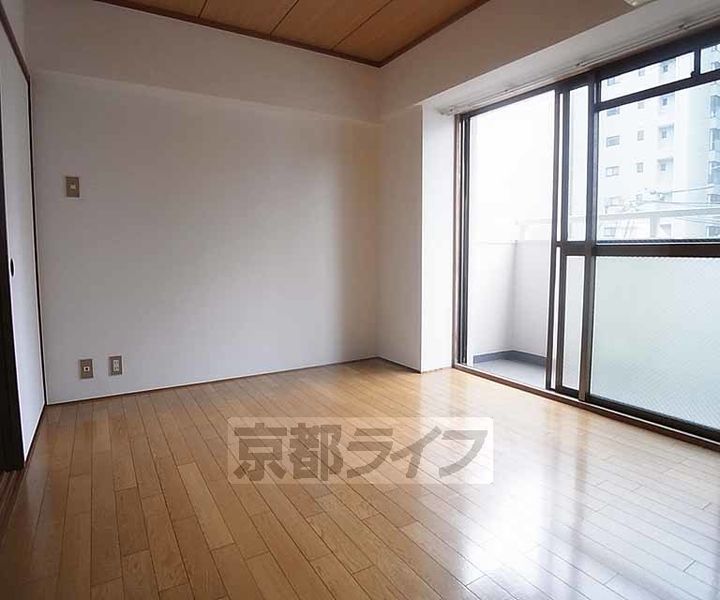 京都府京都市中京区下妙覚寺町の賃貸マンションの寝室