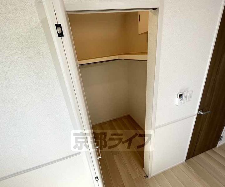 京都府八幡市下奈良出垣内の賃貸アパートの内装