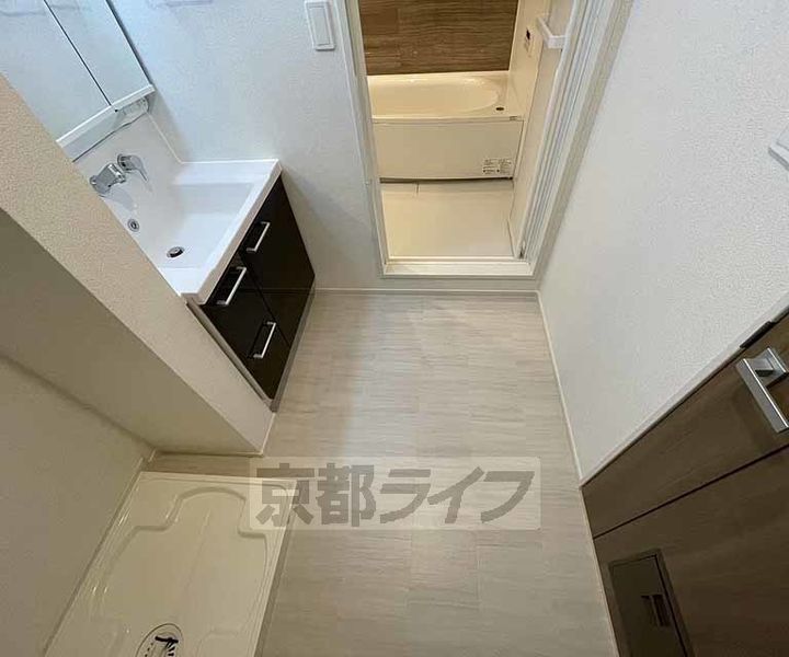 京都府八幡市下奈良出垣内の賃貸アパートの内装