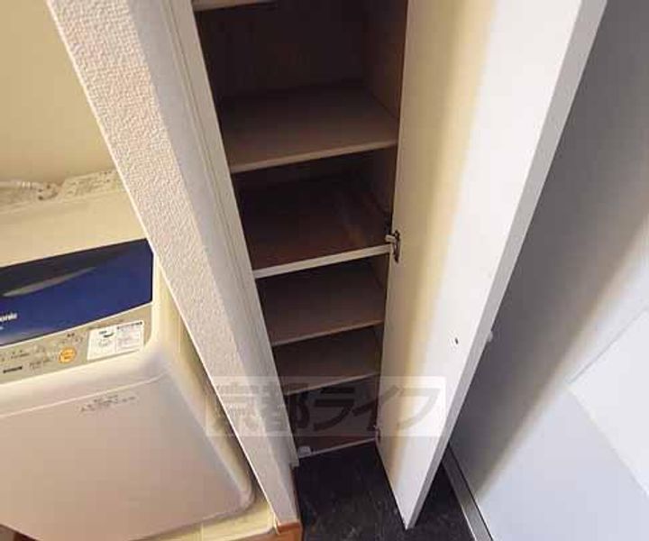 レオパレスPeacefulの玄関