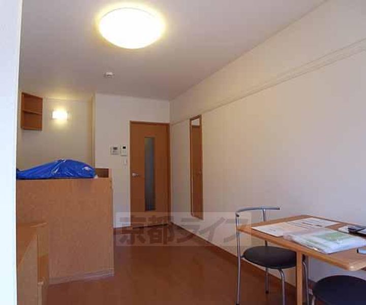 レオパレスPeacefulの居間