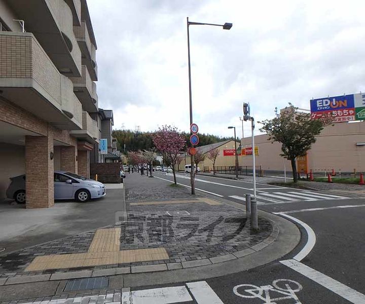 ベルメゾン7番館402の周辺