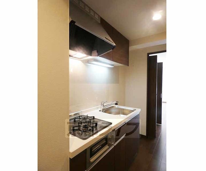 京都府京都市伏見区両替町1丁目の賃貸マンションのキッチン