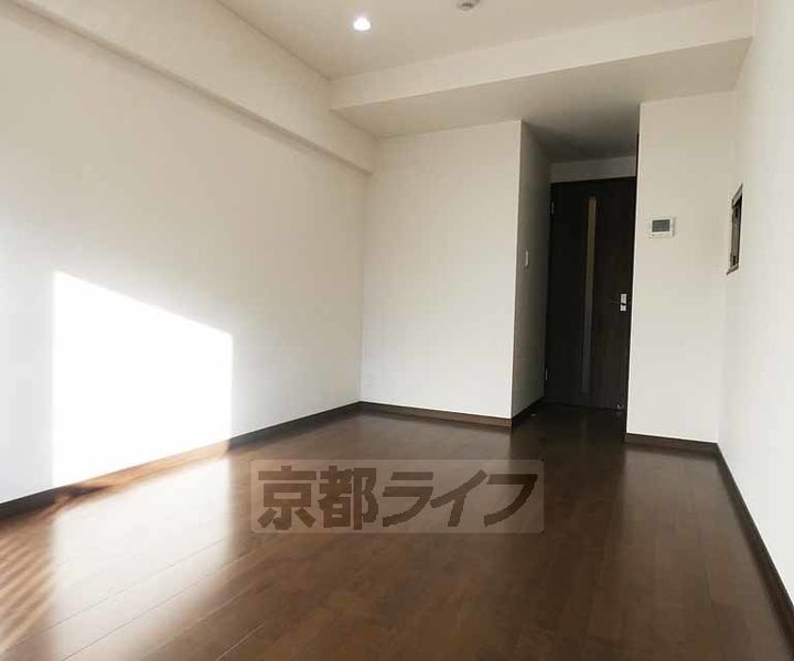 京都府京都市伏見区両替町1丁目の賃貸マンションの居間