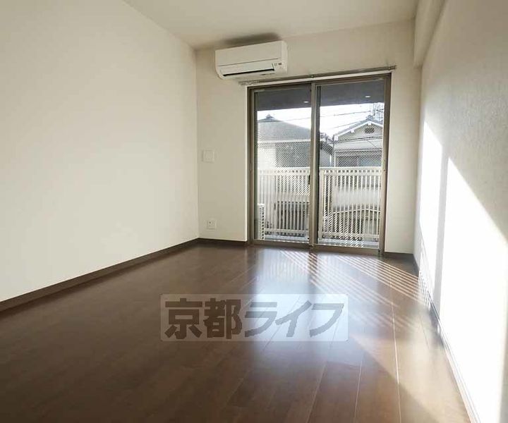 京都府京都市伏見区両替町1丁目の賃貸マンションの居間