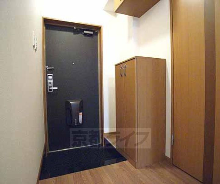 プラントフィールドⅡ206の玄関