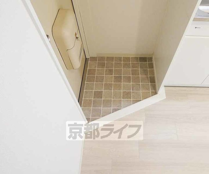 京都府京都市伏見区向島本丸町の賃貸マンションの玄関