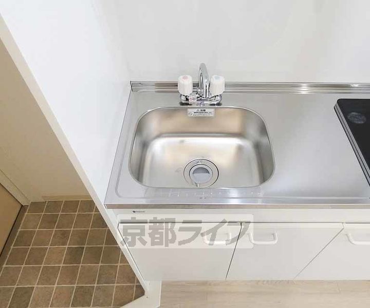 京都府京都市伏見区向島本丸町の賃貸マンションのキッチン