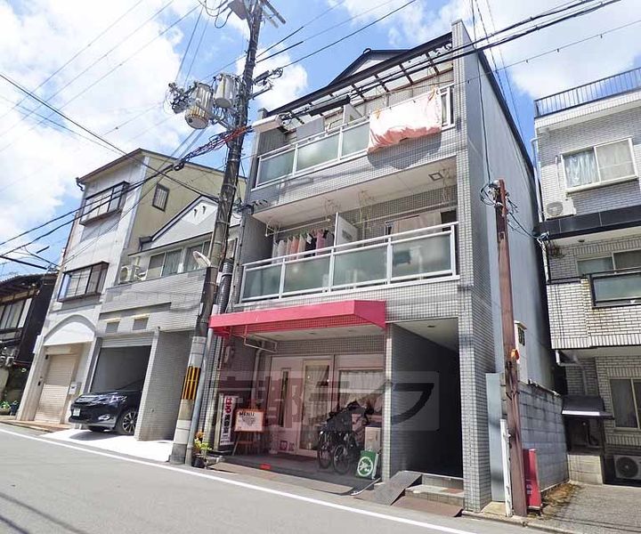 プライムシティ西陣102の外観