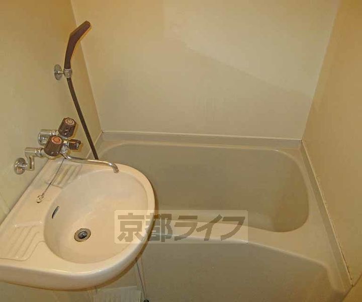 ヴェルメゾン山階402の風呂