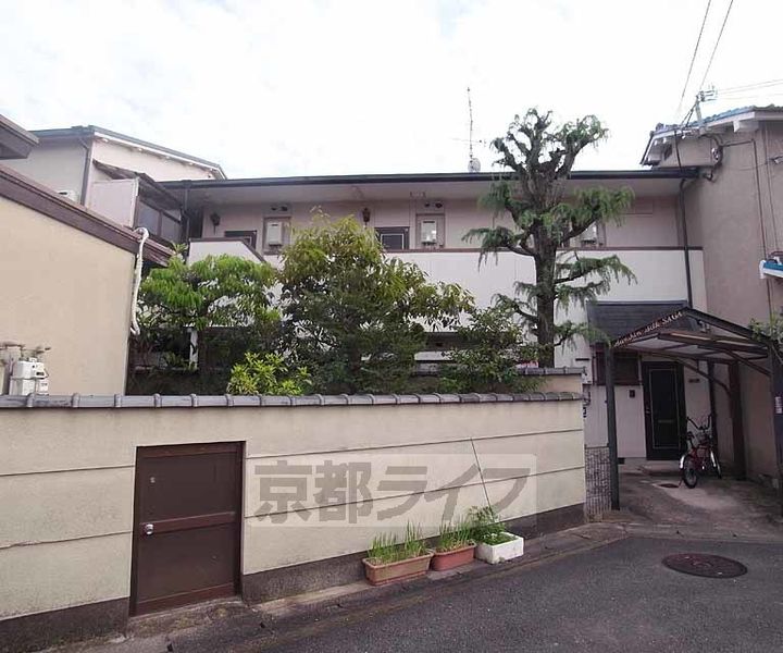 京都府京都市右京区嵯峨天龍寺油掛町の賃貸マンションの外観