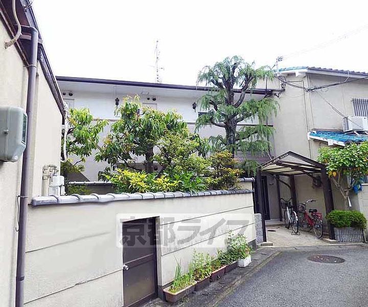 京都府京都市右京区嵯峨天龍寺油掛町の賃貸マンションの外観