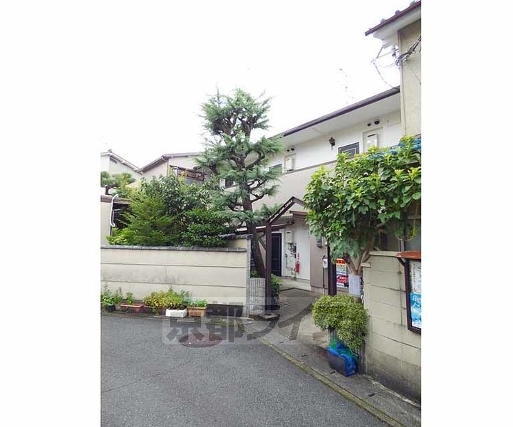 京都府京都市右京区嵯峨天龍寺油掛町の賃貸マンションの外観